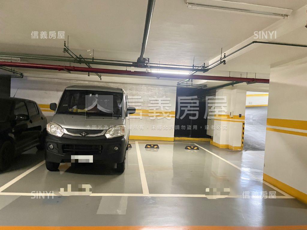 市政文華４房雙平車房屋室內格局與周邊環境