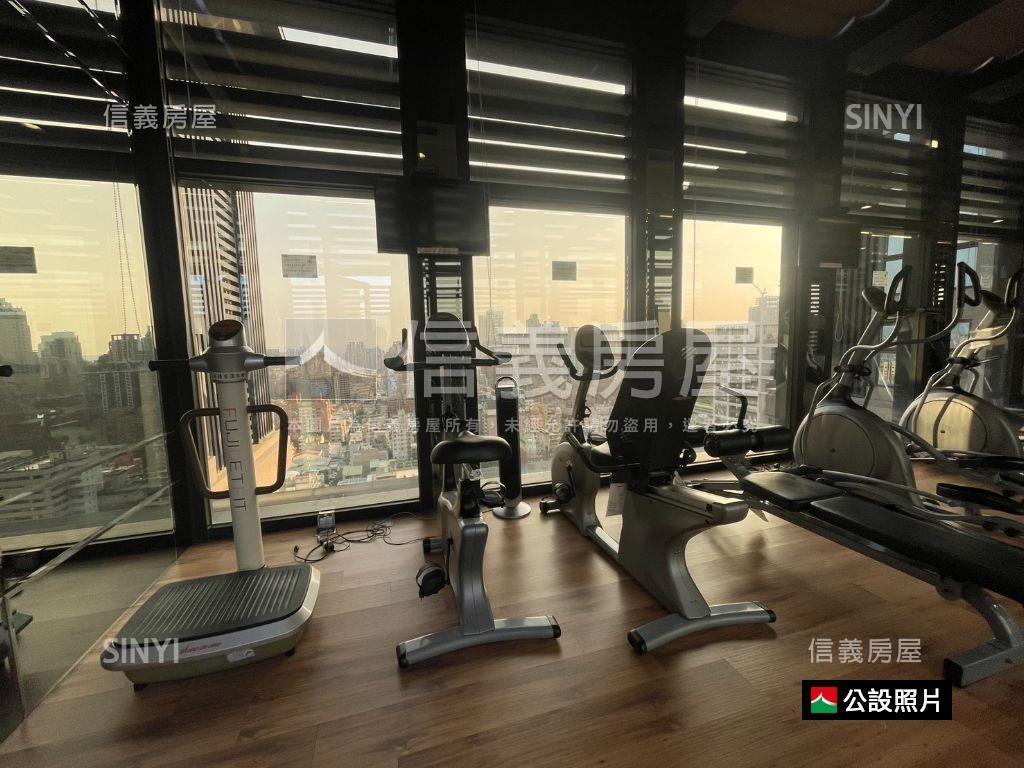 市政文華４房雙平車房屋室內格局與周邊環境