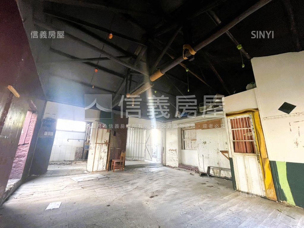 夏林路角窗大地坪賺錢店面房屋室內格局與周邊環境