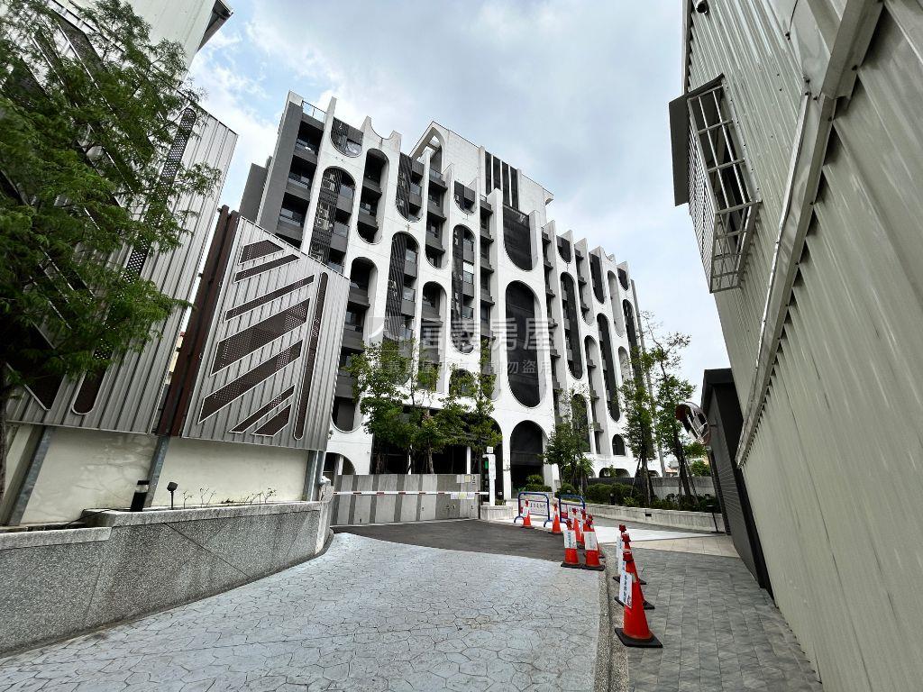 ㊣中興浮光側慢遞溫馨兩房房屋室內格局與周邊環境