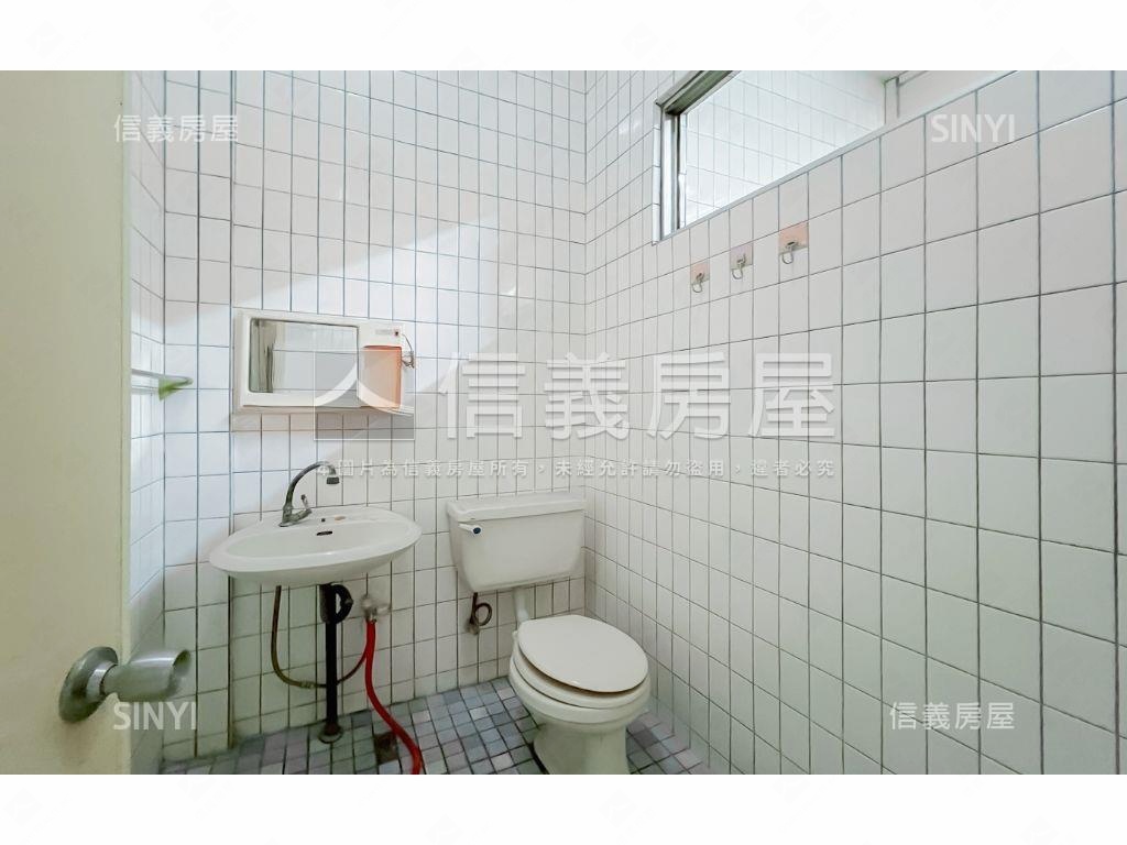 近１４期臨１２米路大透天房屋室內格局與周邊環境