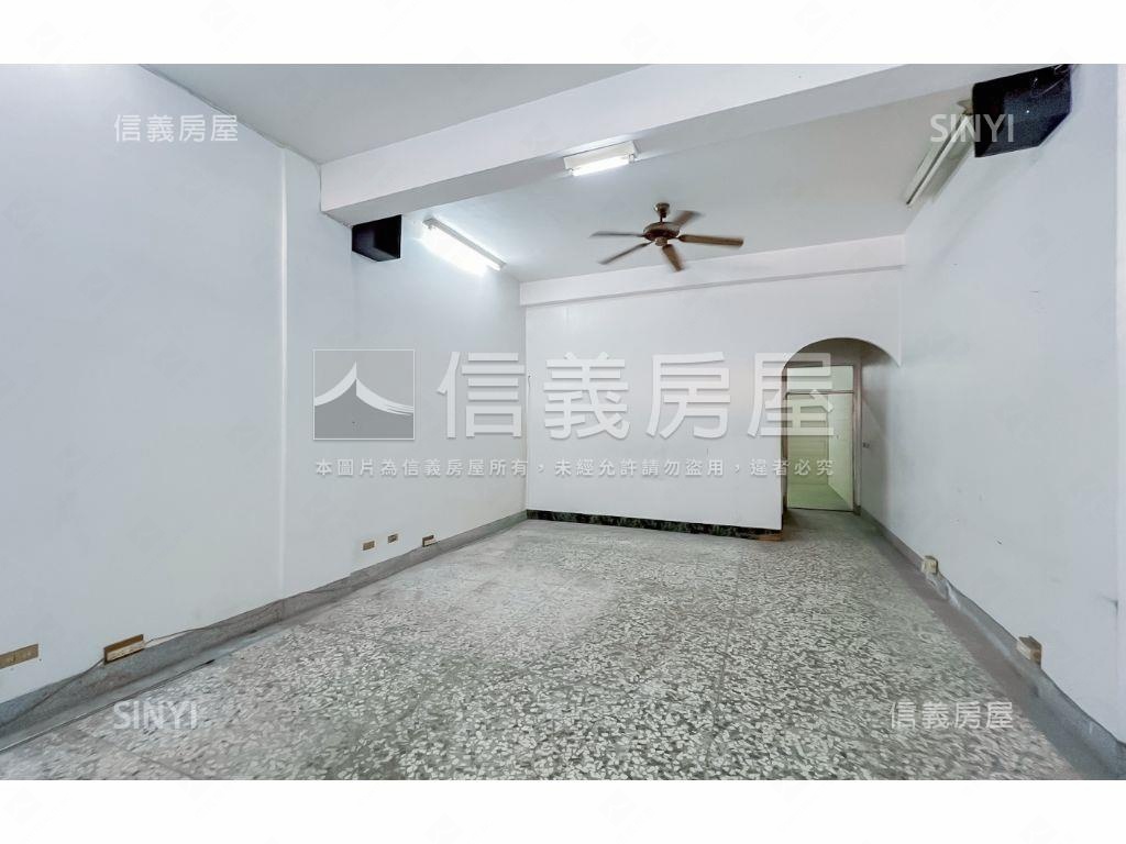 近１４期臨１２米路大透天房屋室內格局與周邊環境