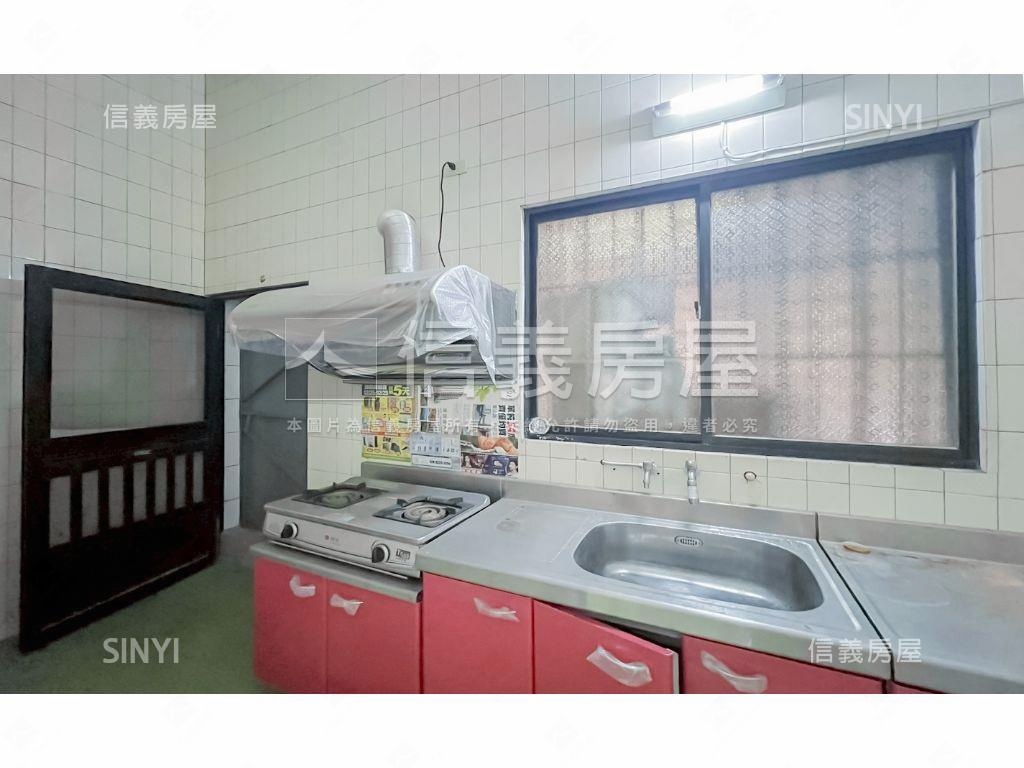 近１４期臨１２米路大透天房屋室內格局與周邊環境