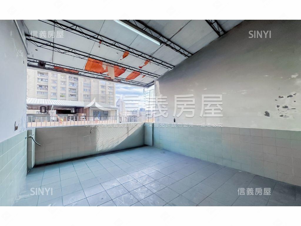 近１４期臨１２米路大透天房屋室內格局與周邊環境