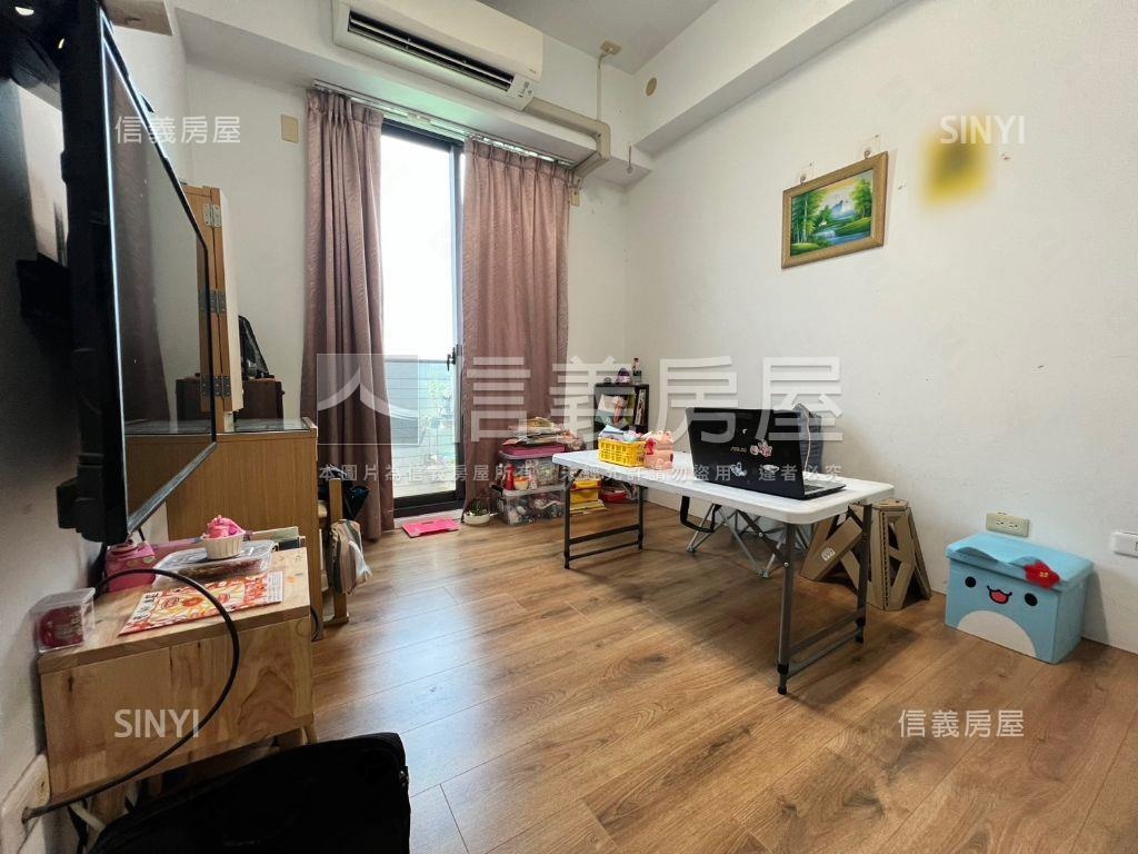 近探索公園兩房兩衛房屋室內格局與周邊環境