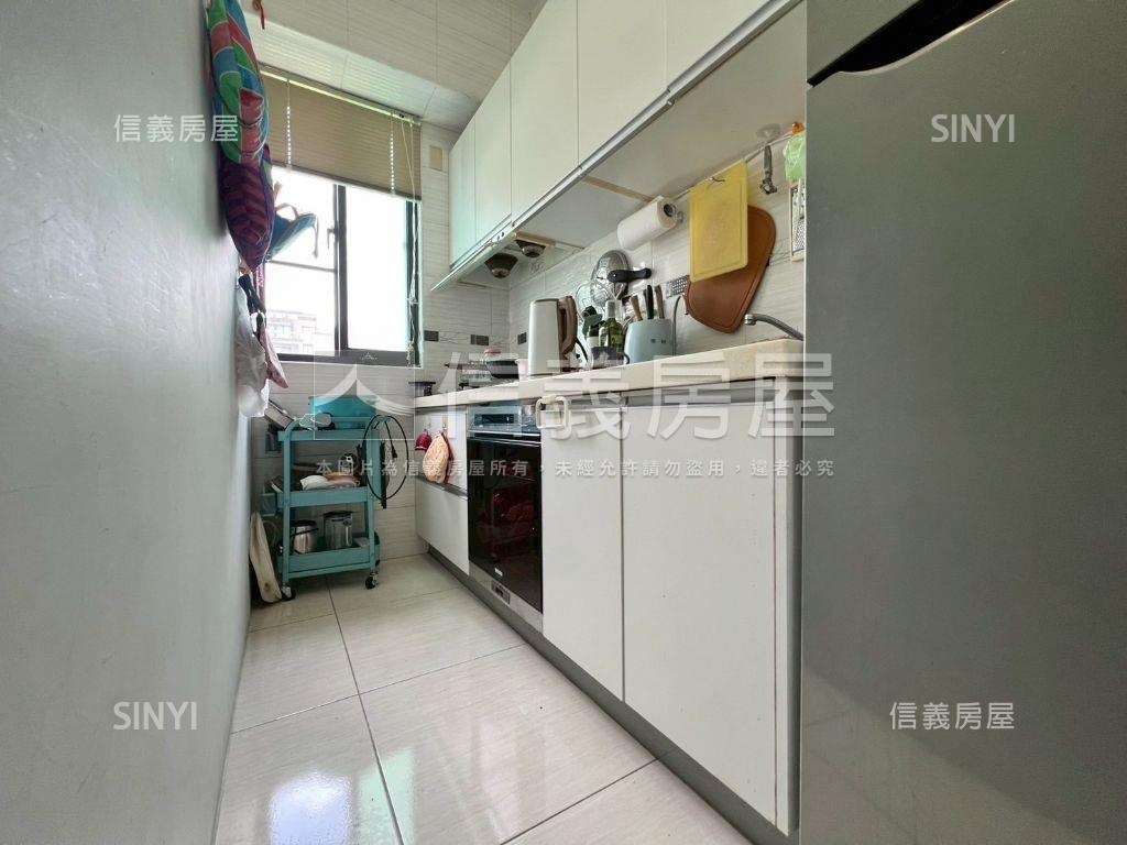 近探索公園兩房兩衛房屋室內格局與周邊環境