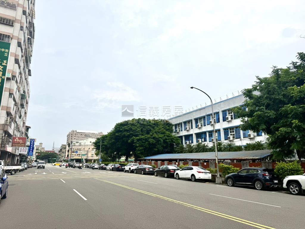 正美村路透店房屋室內格局與周邊環境