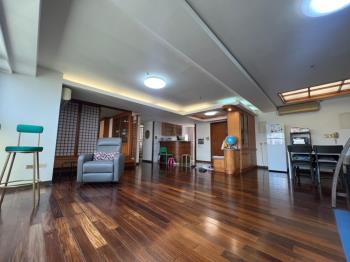 億馬當先－江河四房美家