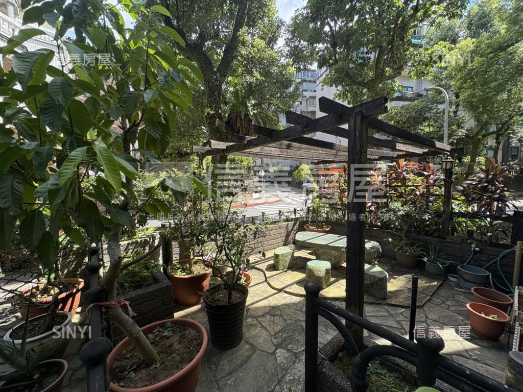 瓏山林蔭邊間下疊庭院房屋室內格局與周邊環境