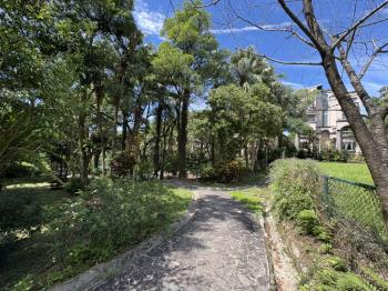 瓏山林蔭邊間下疊