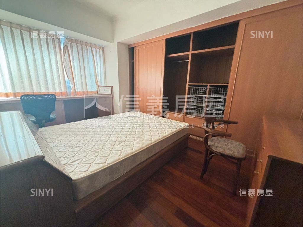 近巨城竹美民生華廈房屋室內格局與周邊環境