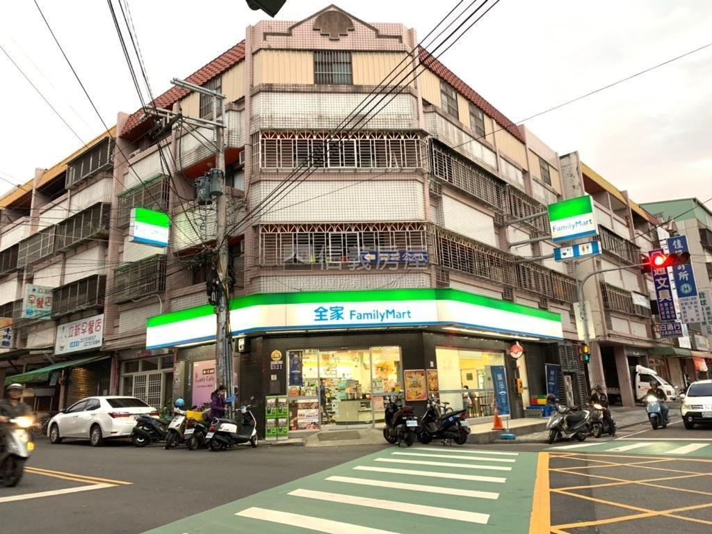 低總價大面寬方便停車透天房屋室內格局與周邊環境