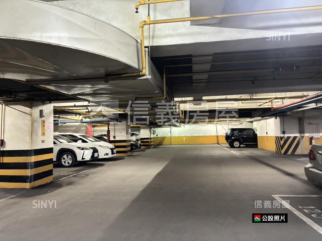 近台南文化中心三房平車房屋室內格局與周邊環境