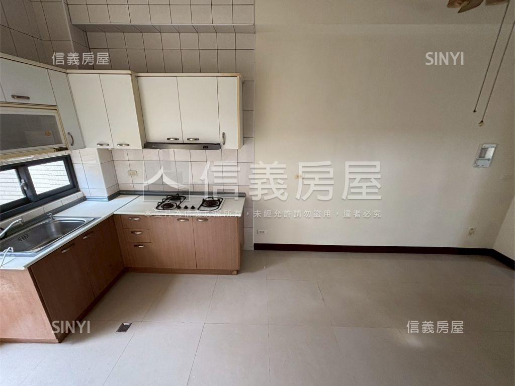 新光田☆臨路後院邊間透天房屋室內格局與周邊環境