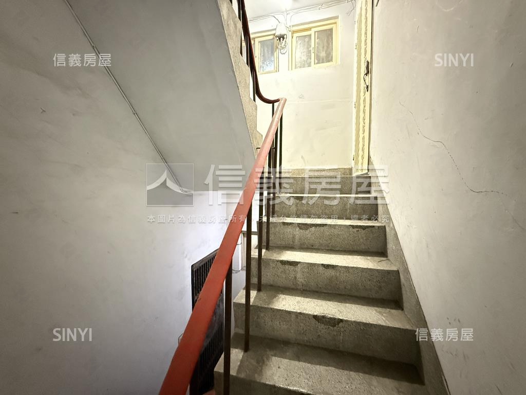 青年首購優選．大空間頂加房屋室內格局與周邊環境