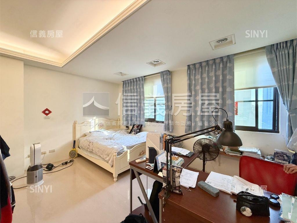 高鐵區｜朝西南｜臨路透天房屋室內格局與周邊環境
