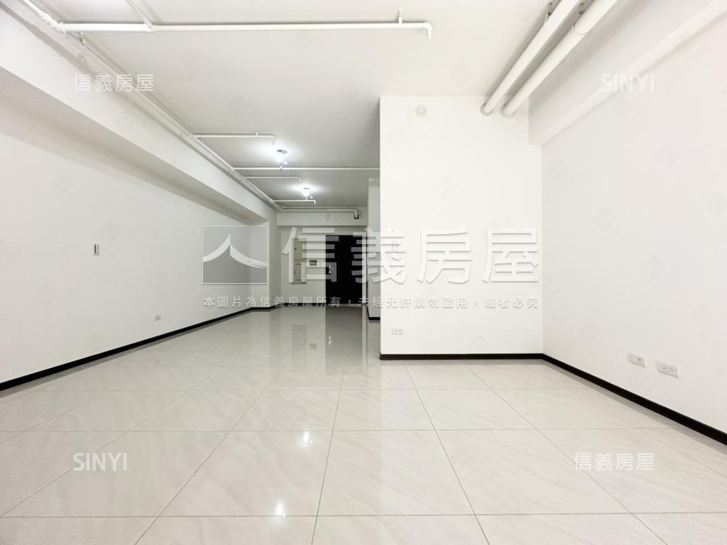 河堤世界靚宅平車房屋室內格局與周邊環境