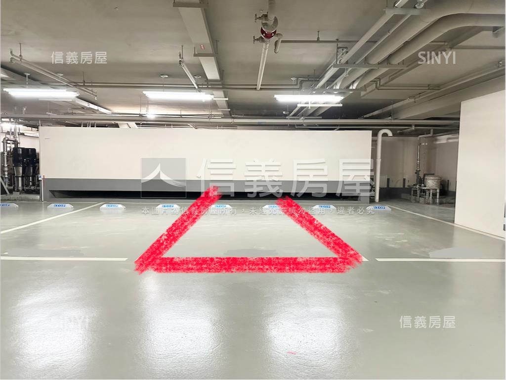 河堤世界靚宅平車房屋室內格局與周邊環境