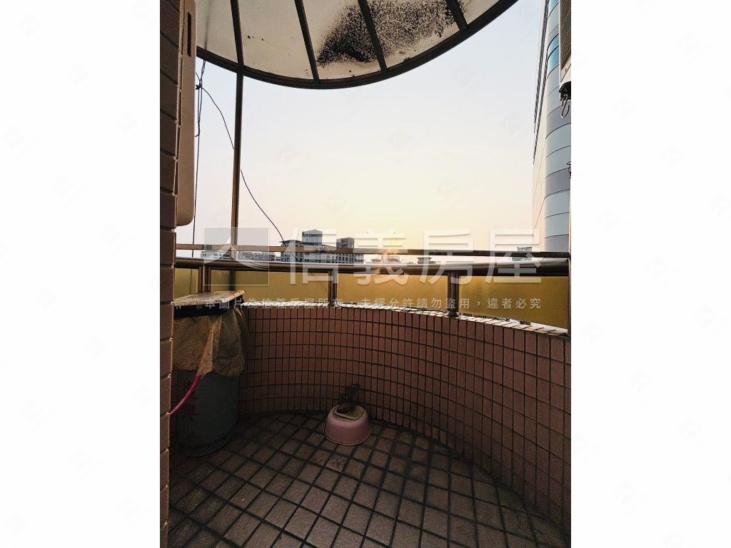 近新光民族景觀三房雙陽台房屋室內格局與周邊環境