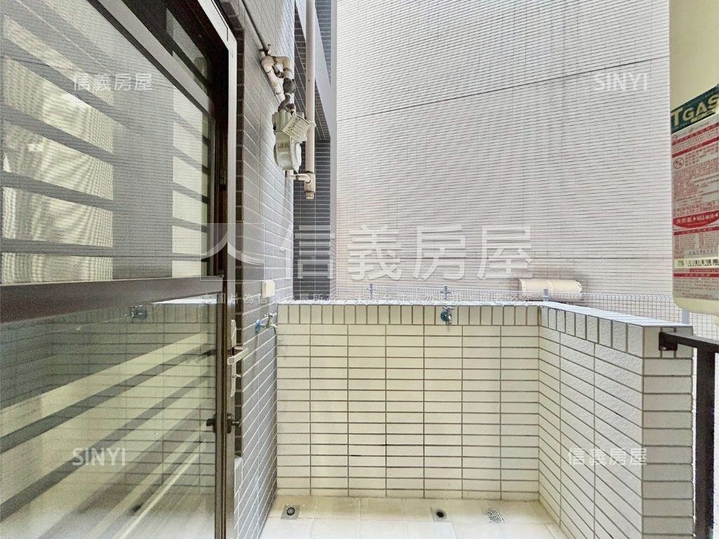 富源左岸兩房車位房屋室內格局與周邊環境