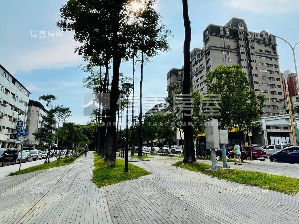 近市民廣場次頂樓電梯華廈房屋室內格局與周邊環境