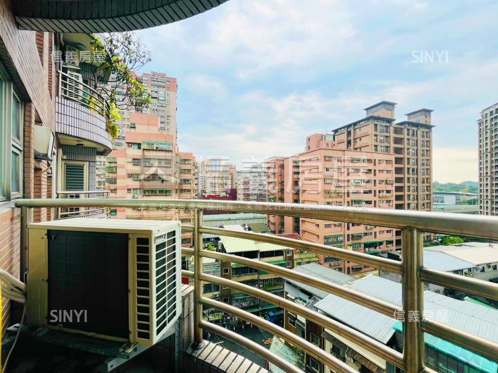 雙和新城次頂樓精美三房房屋室內格局與周邊環境