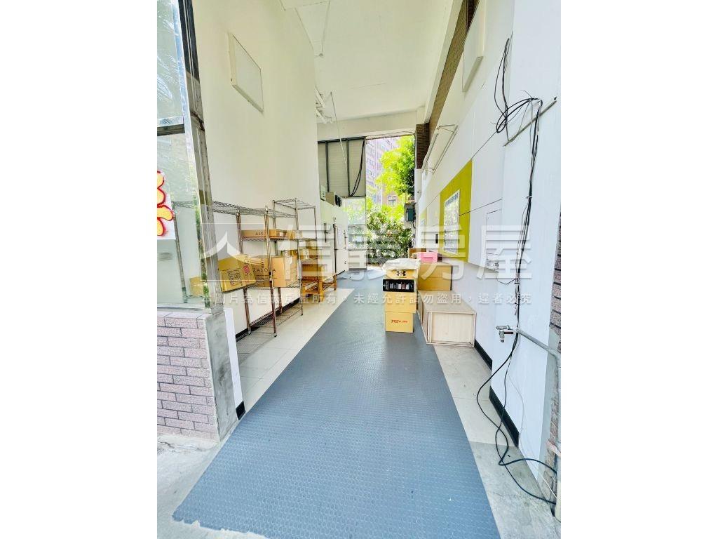 雙和新城次頂樓精美三房房屋室內格局與周邊環境