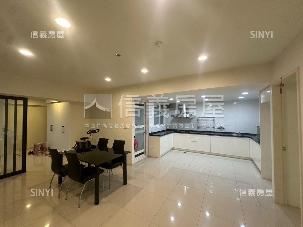 近捷運電梯大樓舒適大空間房屋室內格局與周邊環境