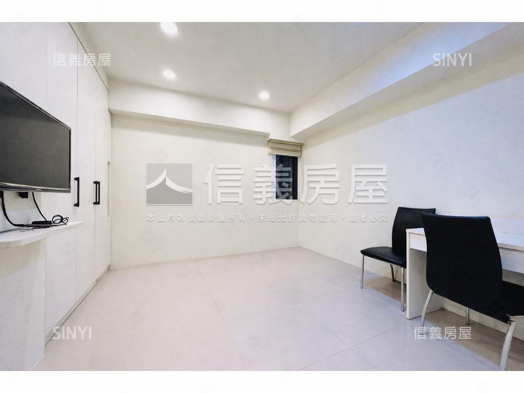 近捷運電梯大樓舒適大空間房屋室內格局與周邊環境