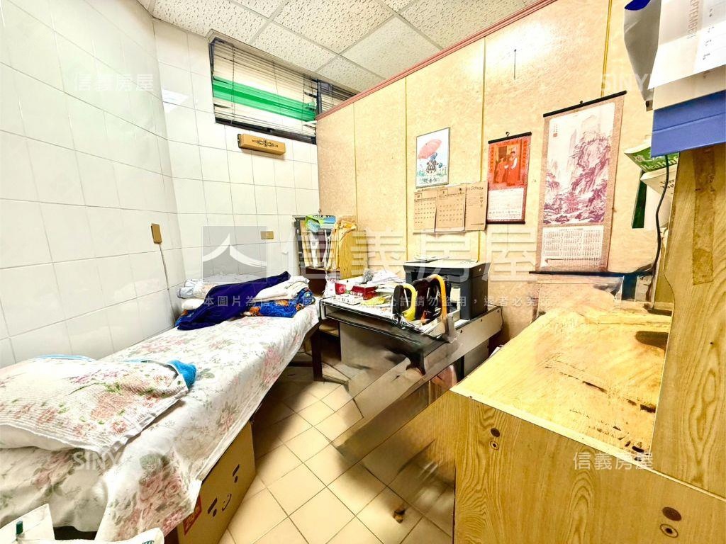 三角窗大空間一樓加地下室房屋室內格局與周邊環境