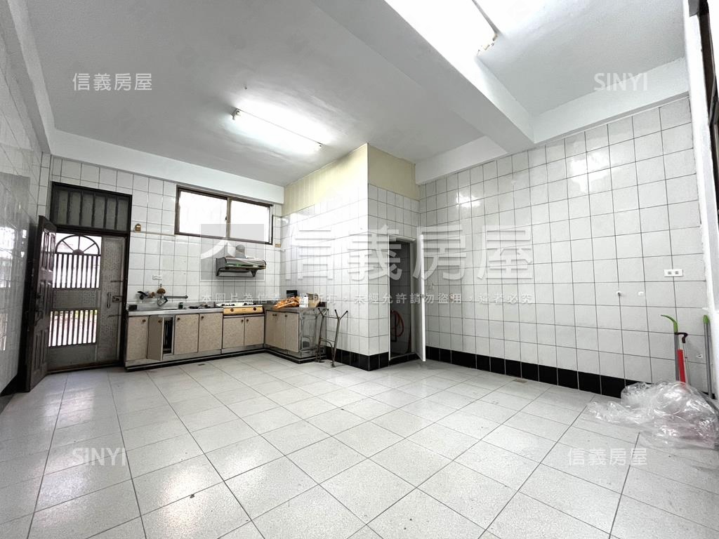 建平七街近市府優質透天房屋室內格局與周邊環境