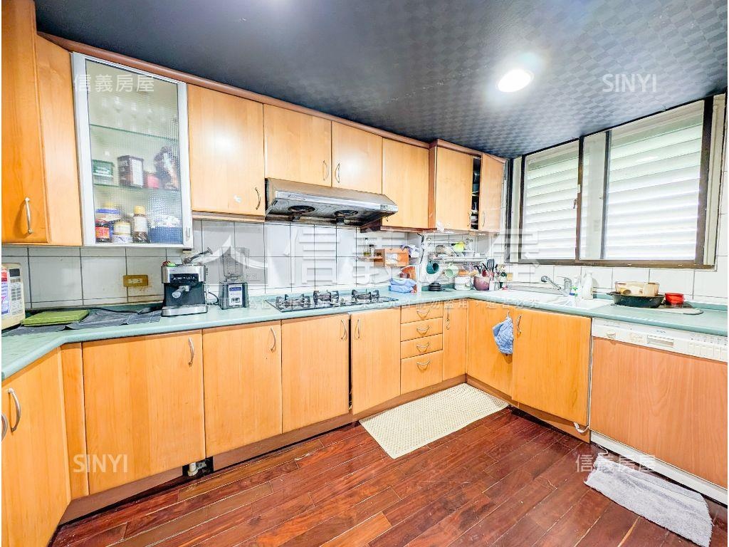 氣派非凡伯爵樓中樓房屋室內格局與周邊環境