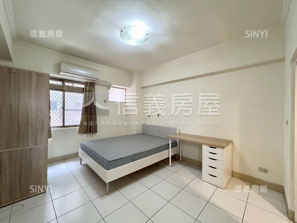 專任水晶湖畔三房車位房屋室內格局與周邊環境