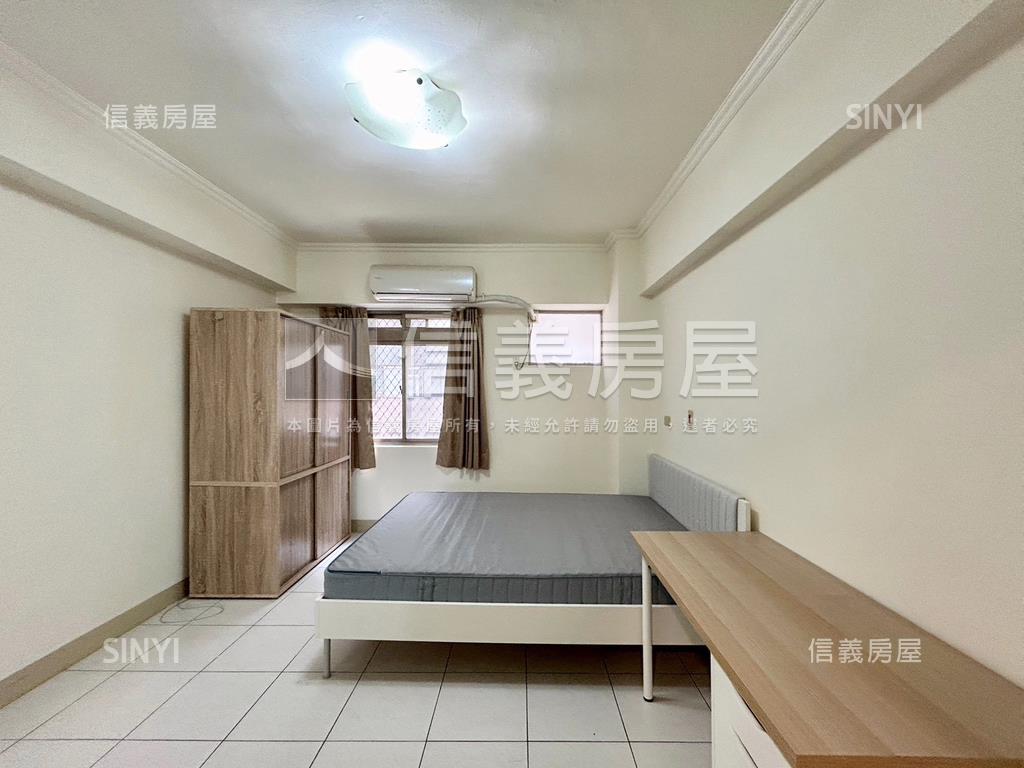 專任水晶湖畔三房車位房屋室內格局與周邊環境
