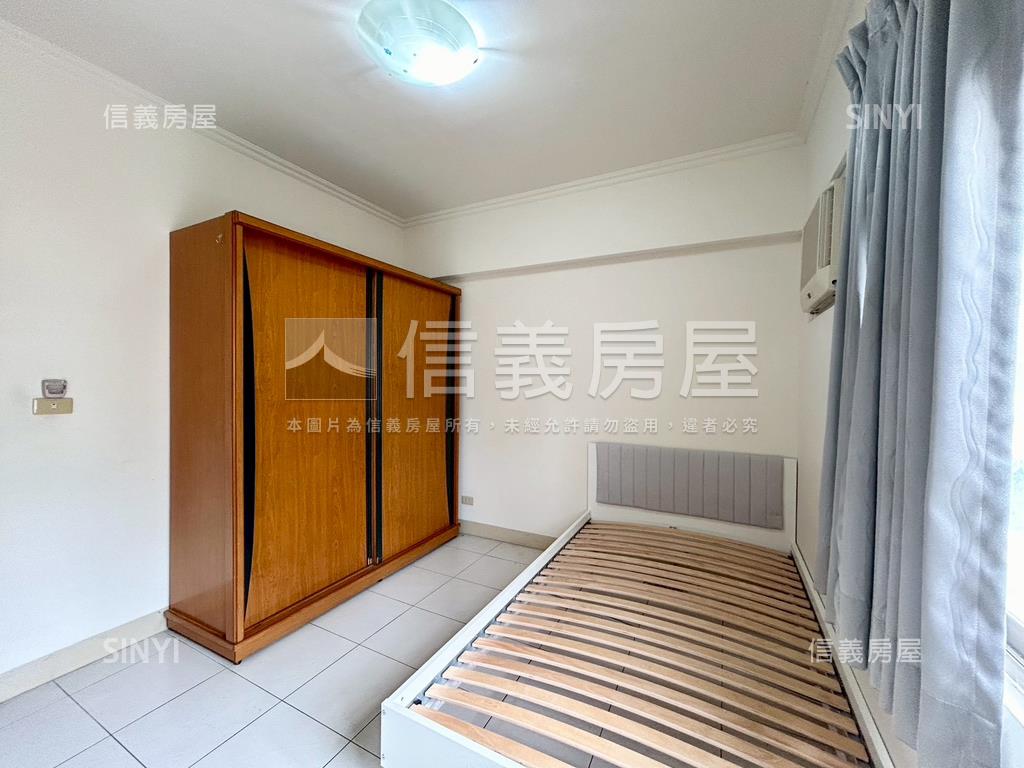 專任水晶湖畔三房車位房屋室內格局與周邊環境