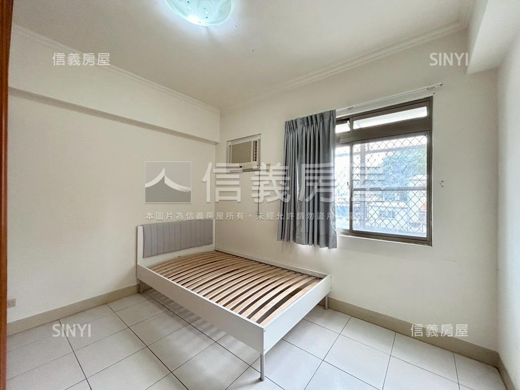 專任水晶湖畔三房車位房屋室內格局與周邊環境