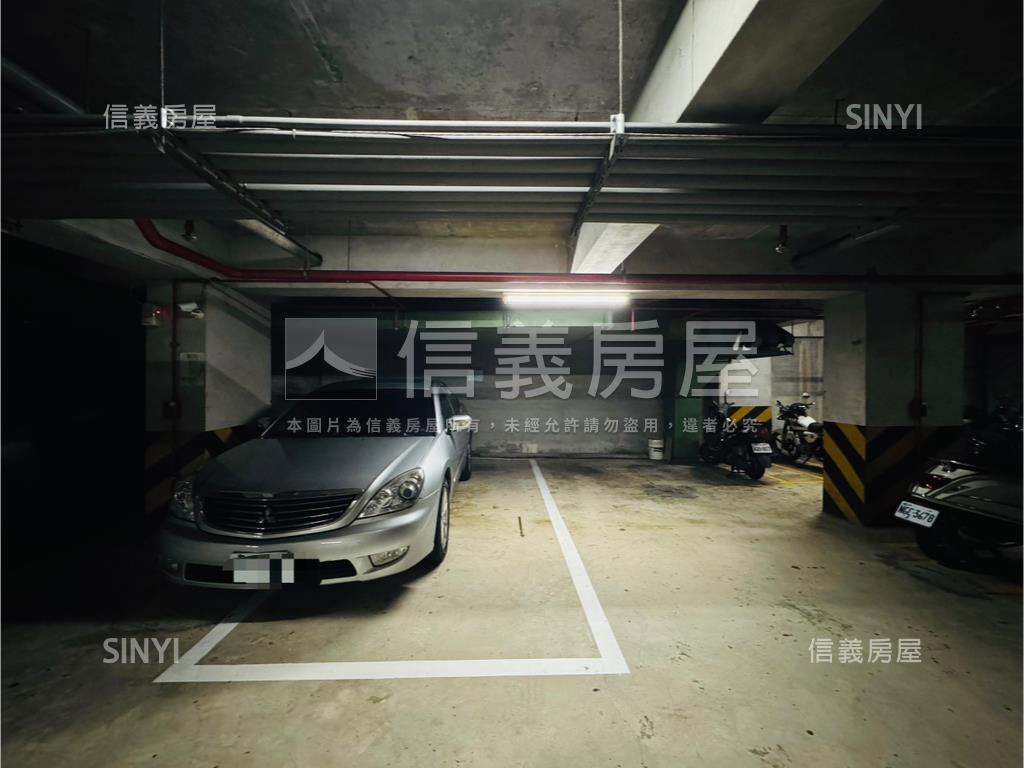 專任水晶湖畔三房車位房屋室內格局與周邊環境