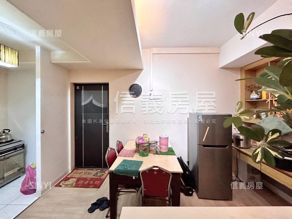 拎包即入住三房美公寓房屋室內格局與周邊環境