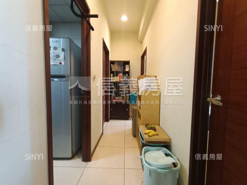 景觀仙境三房車位房屋室內格局與周邊環境