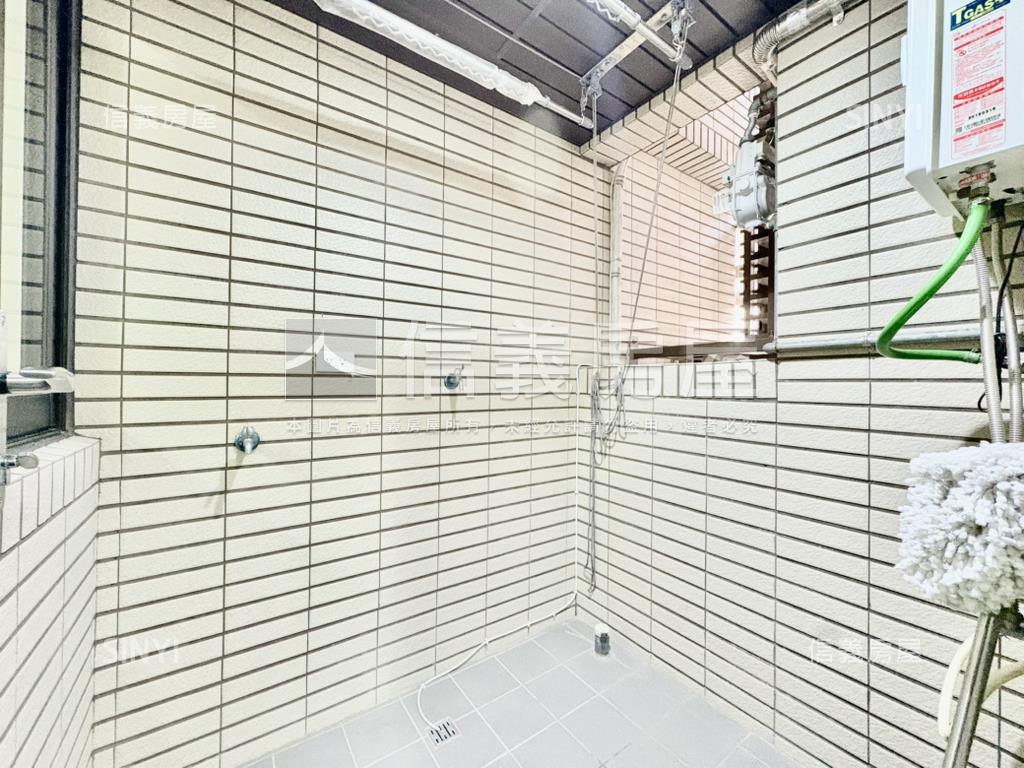 皇翔☆高樓低總價兩房車位房屋室內格局與周邊環境