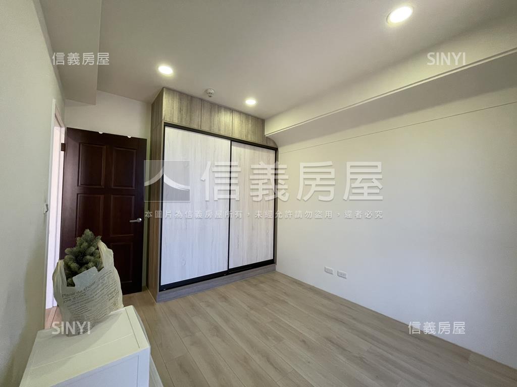 正中正路凰璽溫馨２房車位房屋室內格局與周邊環境