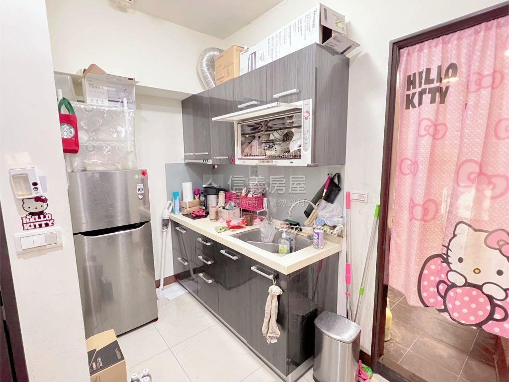 左營高鐵採光兩房房屋室內格局與周邊環境