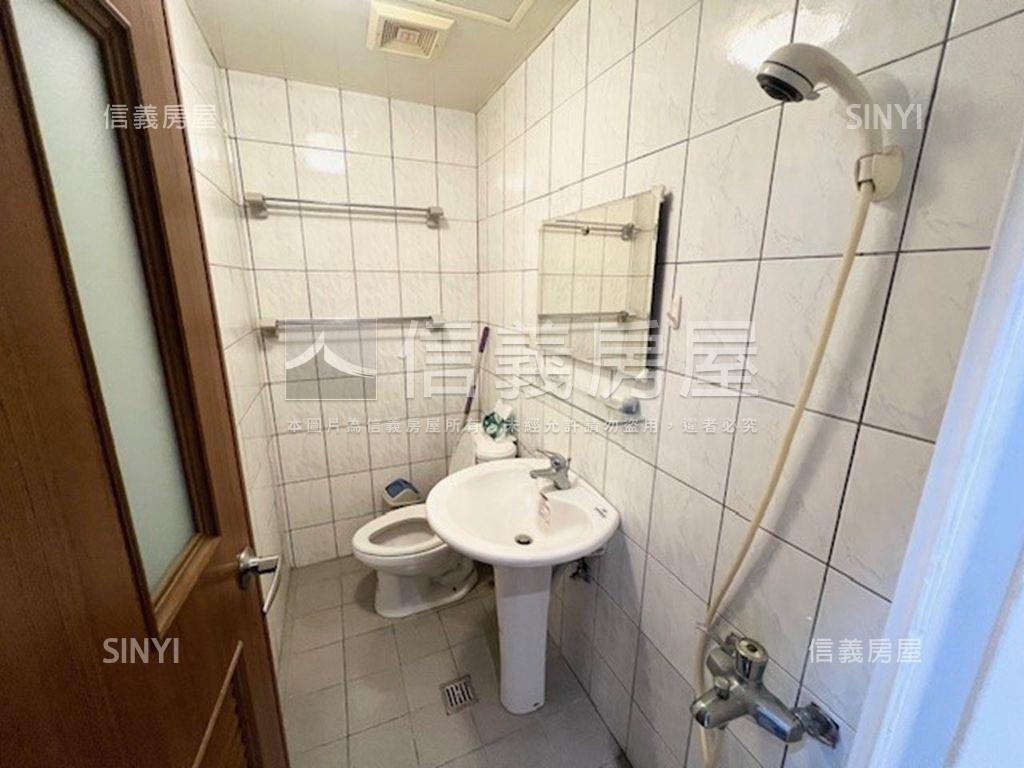 台北花城綠意三房車位房屋室內格局與周邊環境