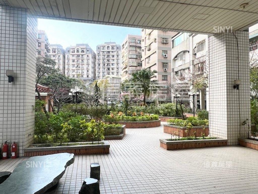 台北花城綠意三房車位房屋室內格局與周邊環境