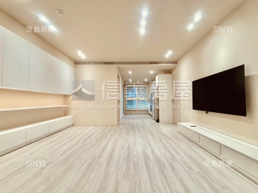 ♞白天鵝精裝２房２衛平車房屋室內格局與周邊環境