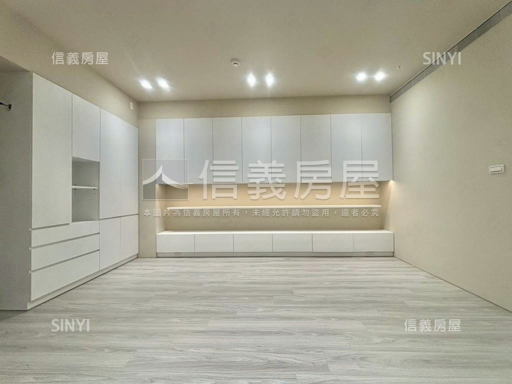 ♞白天鵝精裝２房２衛平車房屋室內格局與周邊環境