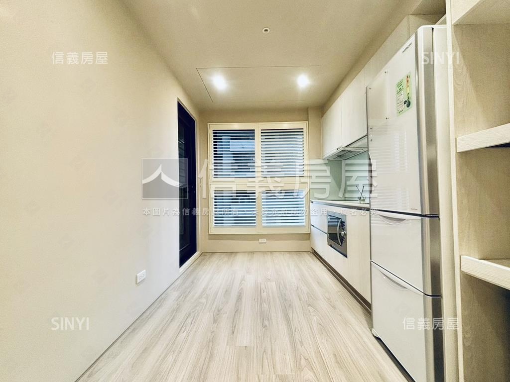 ♞白天鵝精裝２房２衛平車房屋室內格局與周邊環境