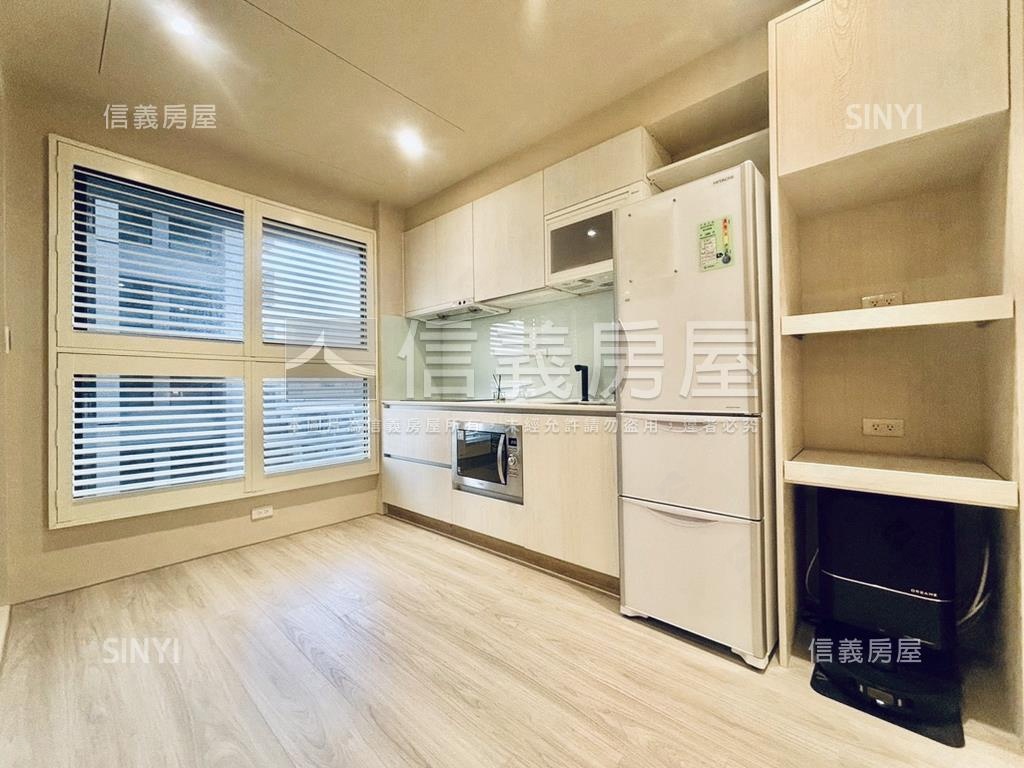 ♞白天鵝精裝２房２衛平車房屋室內格局與周邊環境