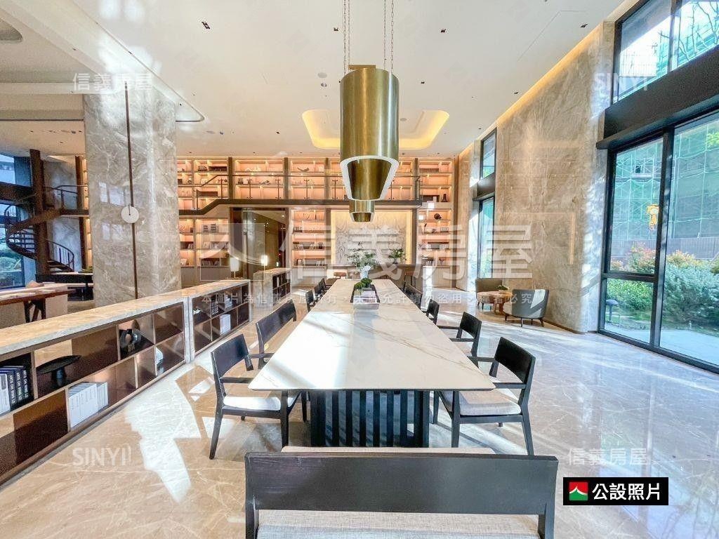 ♞白天鵝精裝２房２衛平車房屋室內格局與周邊環境