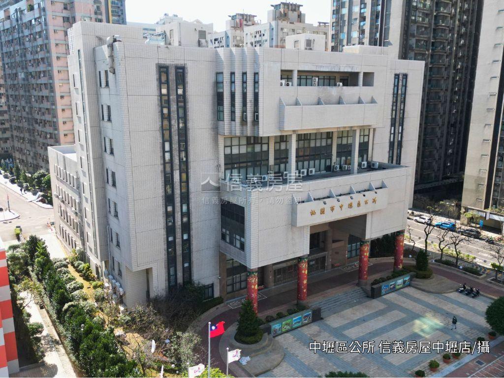 京華園大空間稀有釋出房屋室內格局與周邊環境